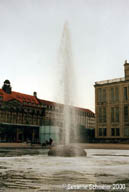 Springbrunnen vor der Oper